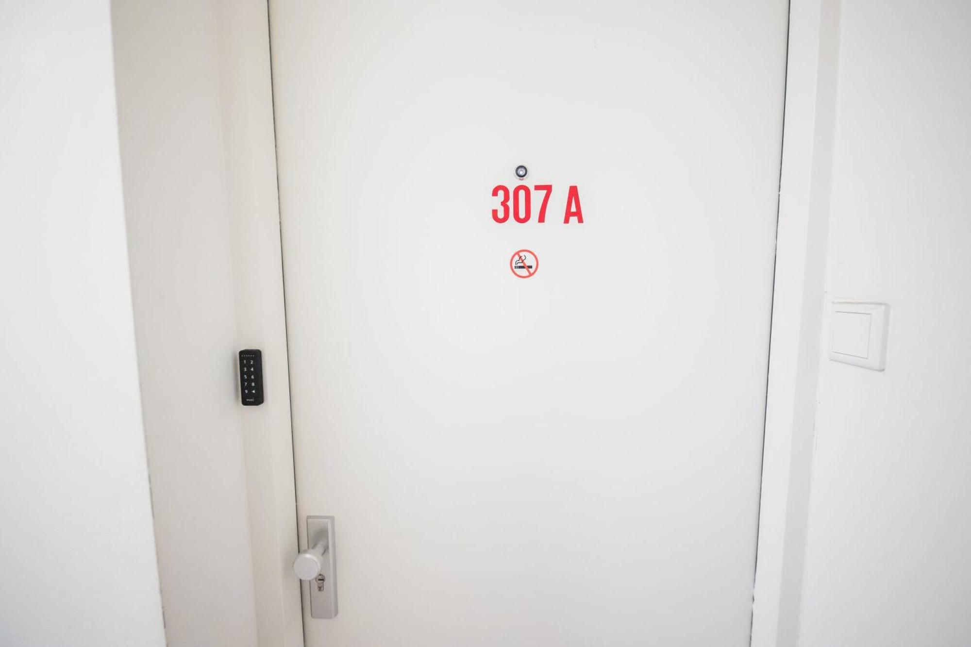 Amazing 50M2 Two-Bedroom Apartment - Ts307A Eindhove Kültér fotó